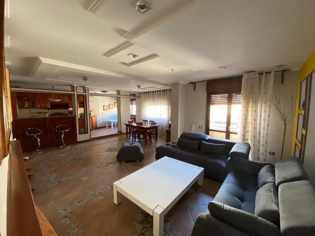 Paris Commune near the Playground 🚩We sell a super apartment 3+1+2 bathrooms+storage.