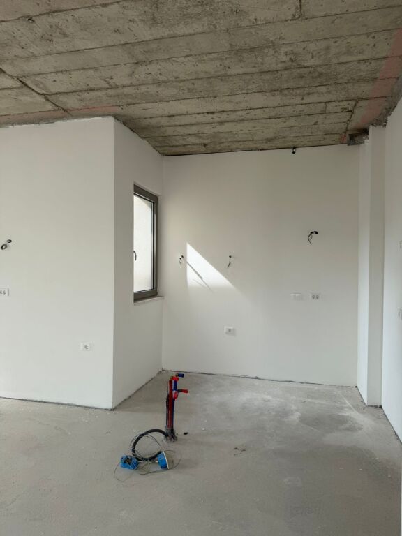 🏡 *Shitet Apartament 2+1 – Green Valley Residence*
