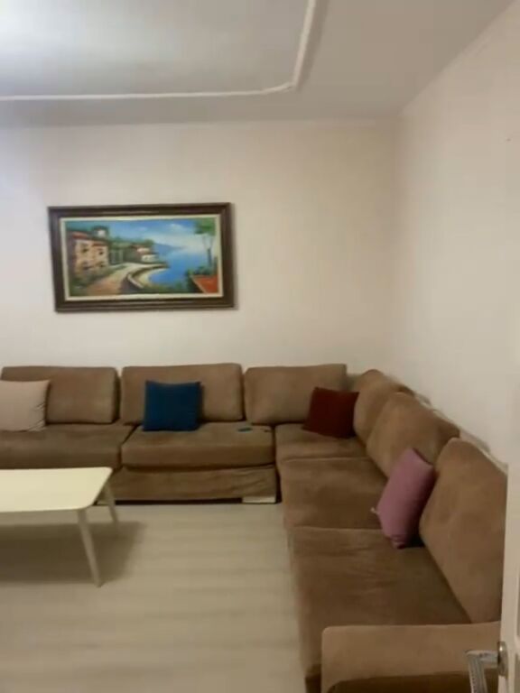 Jepet apartament me qira 2+1 ne Myslym Shyr   