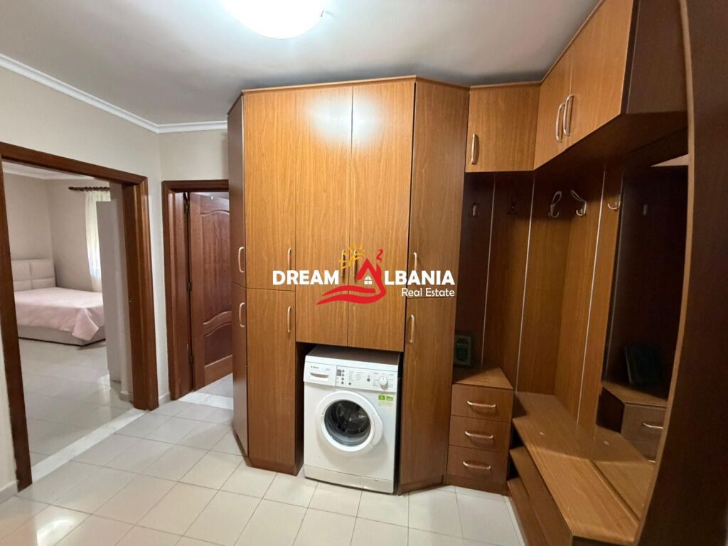 Appartamento 2+1 in affitto in via Durres vicino al liceo Qemal Stafa (ID 4229493)
