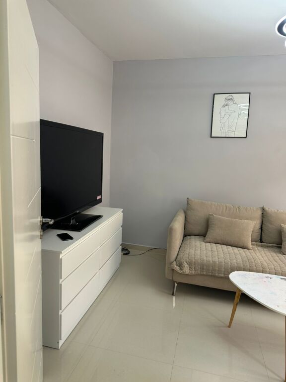 Ish Parku Jepet apartament me qira 1+1