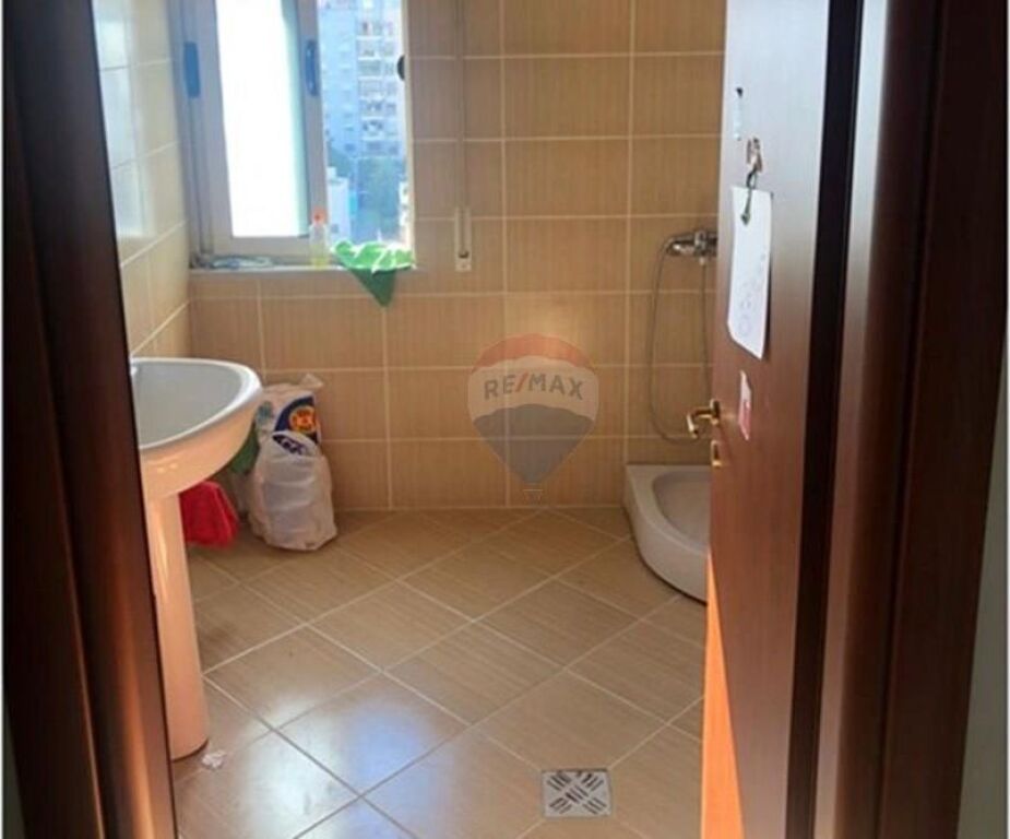 Apartament - Për Qira - Rruga Jordan Misja, Tiranë