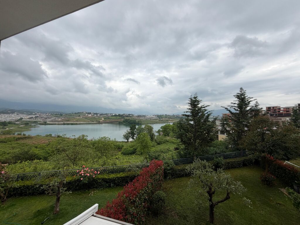 Villa in Affitto al Lago di Farkes