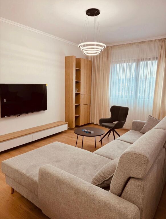 Apartament 2+1 me qira Prane rruges se Ambasadave
