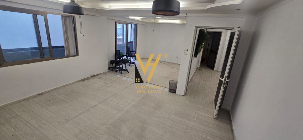UFFICIO 120 M2 IN AFFITTO IN PIAZZA WILLSON 850 EURO