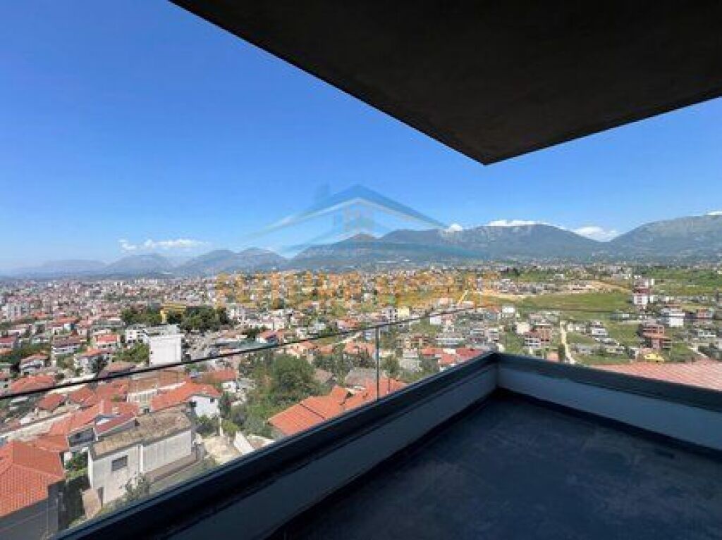 For sale, Apartment 2+1+2 parking spaces, Sauk, near Xibrakes Restaurant, Tirana.