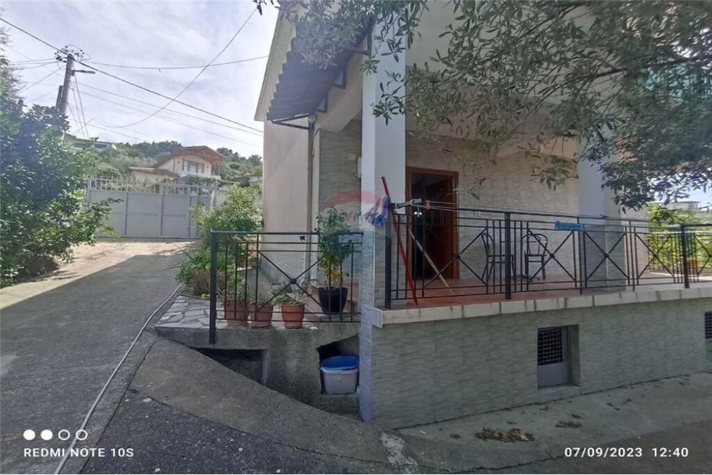Casa a 2 piani in vendita, Acqua Fredda