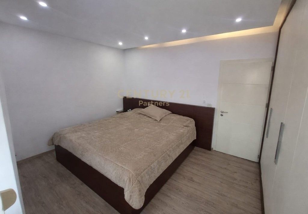 Apartment 2+1 For Sale in Irfan Tomini