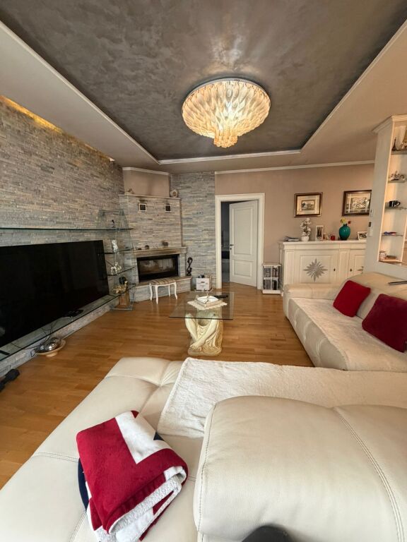 Vendita | Apartament 3 + 1 | Komuna e Parisit | 300000 €