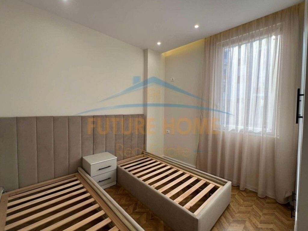 In vendita, Appartamento 2+1, Unaza e Re, Tirana.