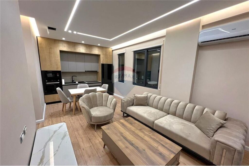 Apartament 1+1 me qera , rruga Dhimiter Konomi