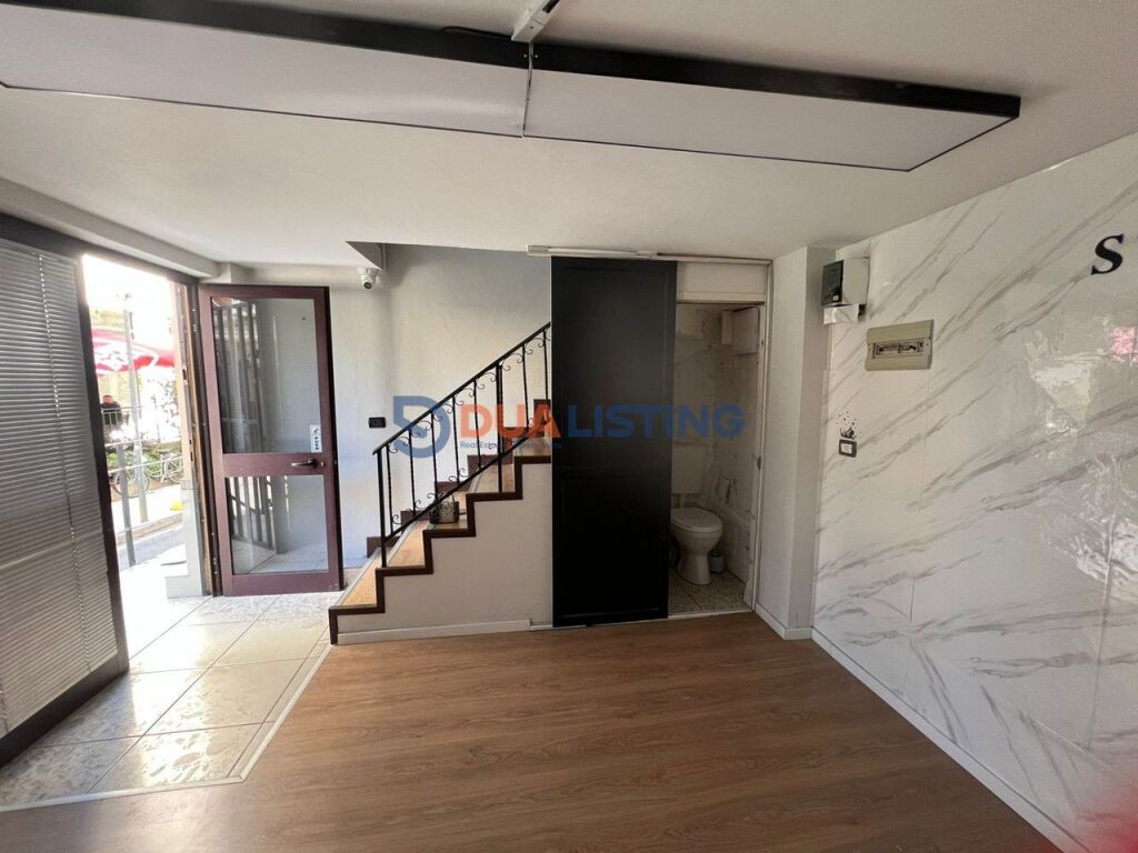  Ambient Duplex with Street View – Durrës Street, opposite “Kafe Flores” 