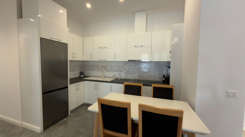 Apartament 2+1+2 me qira , Kompleksi Delijorgji
