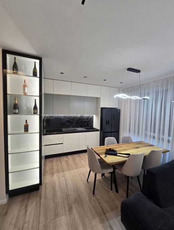 Apartament per shitje 2+1+2 + garderobe Porcelan