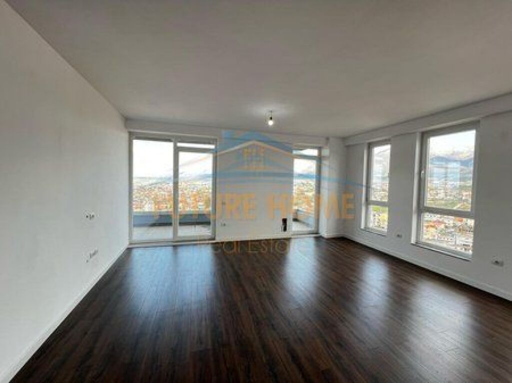 For sale, Apartment 2+1+2 parking spaces, Sauk, near Xibrakes Restaurant, Tirana.