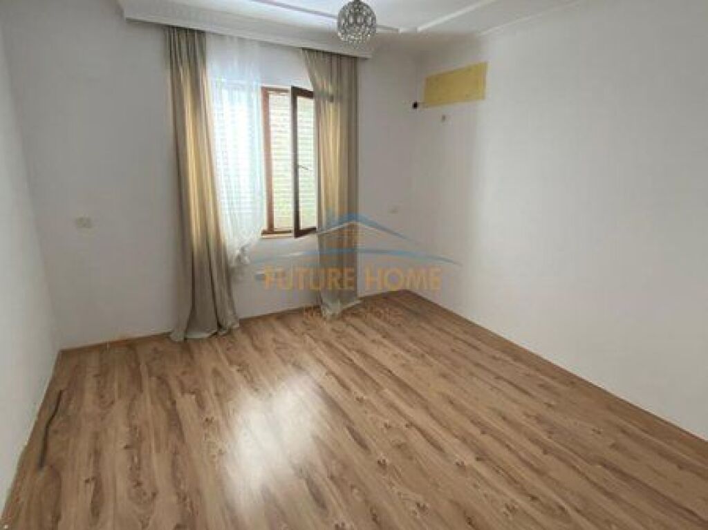 In vendita, Appartamento 2+1, Ali Demi, Tirana.