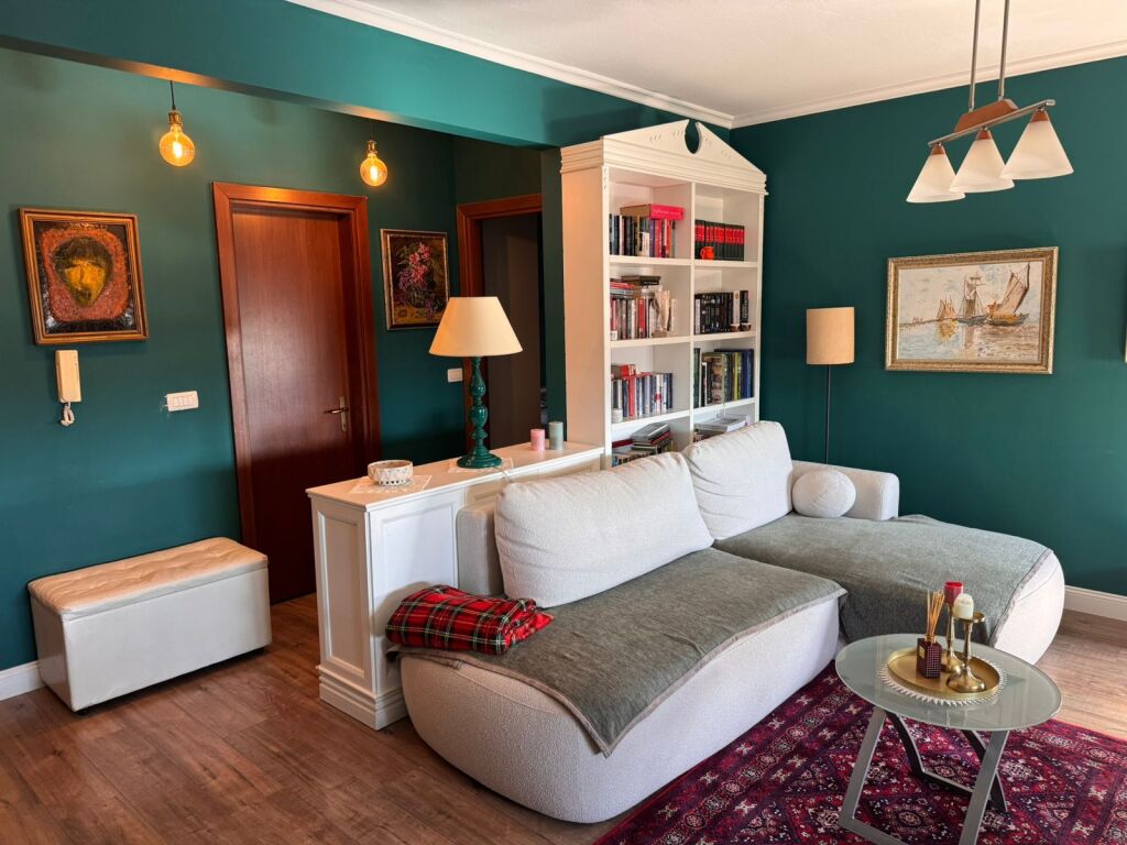 Apartament me qera 2+1+ballkon - 📍Rruga Kavajes, prane bllokut te ambasadave