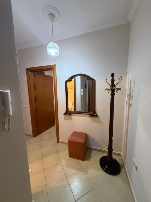 🏡Appartamento 1+1 in affitto   📌 Posizione: Di fronte a Delijorgji, via Stavri Themeli💰 Prezzo: 45.000 lek/mese
