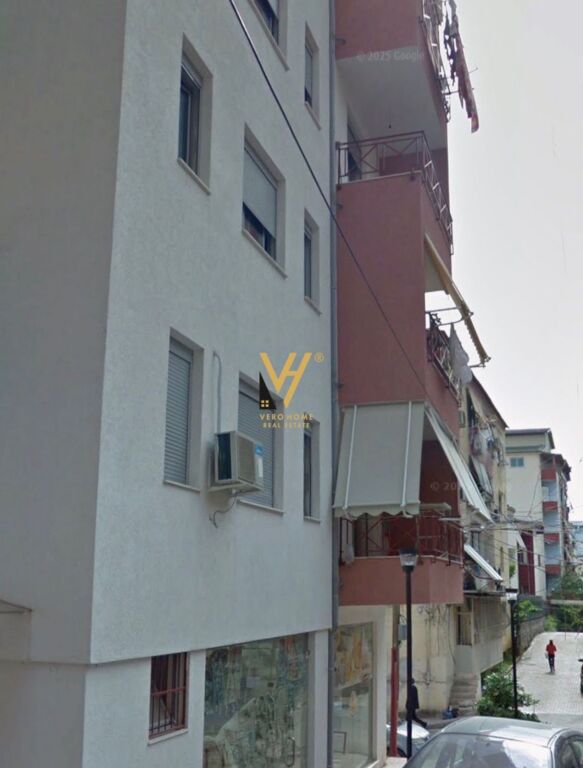SHITET AMBIENT BIZNESI 200 M2 TE KODRA E DIELLIT 387.000 EURO