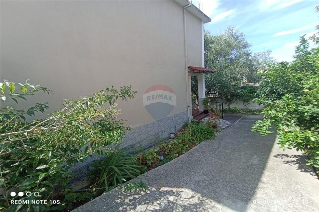 Casa a 2 piani in vendita, Acqua Fredda