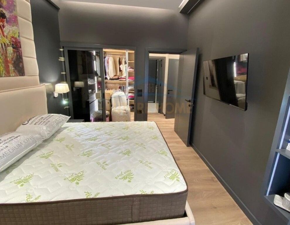 Affitto, Appartamento 1+1, Via Kavaja, Tirana.