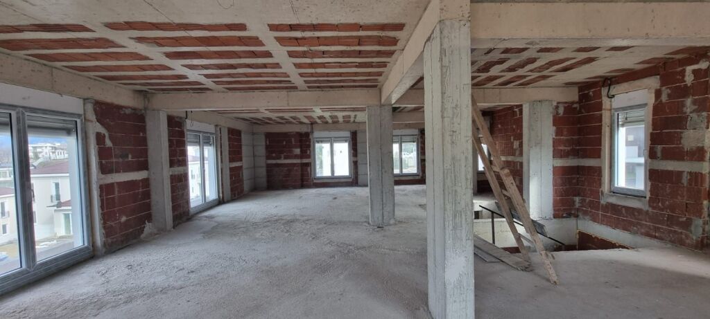 📌 Villa Individuale in Vendita – Collina Verde