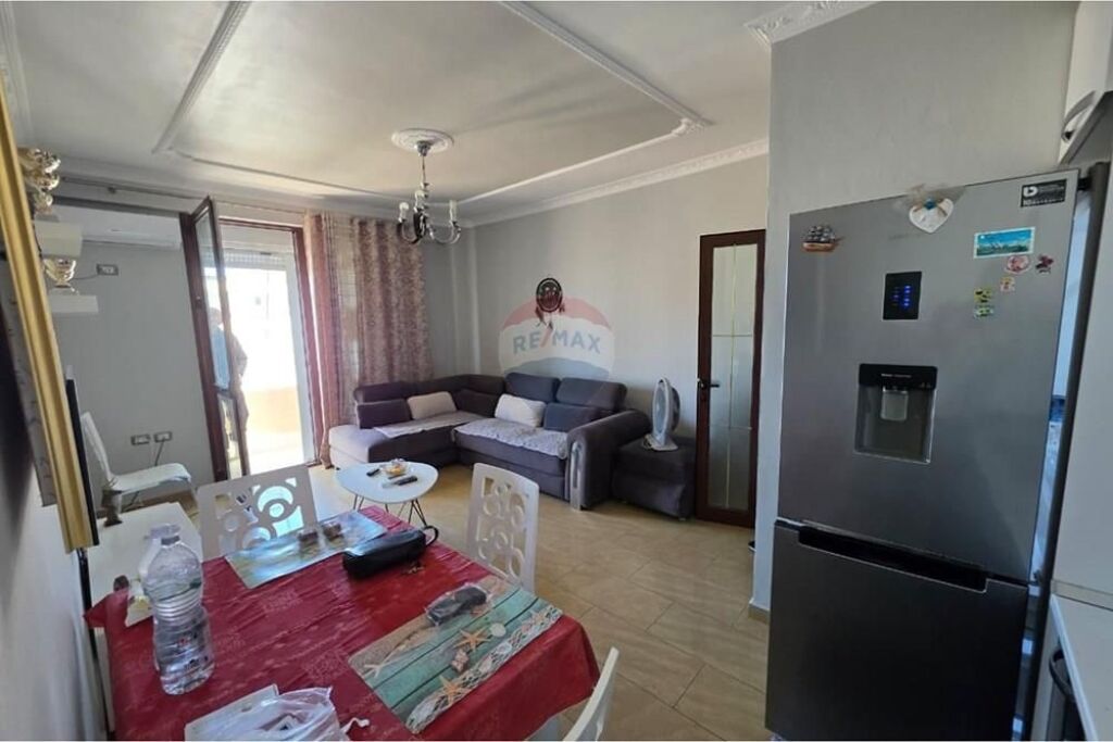 Apartament 2+1 me qera , Lumgomare