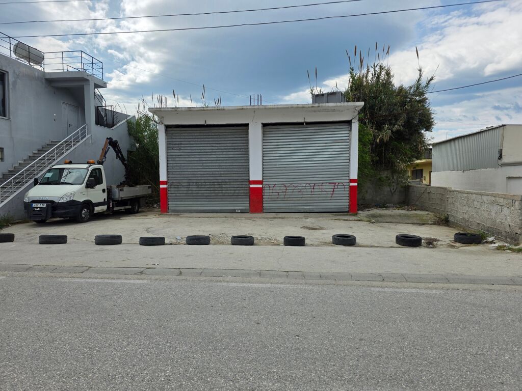 Locale per autolavaggio in affitto, all'ingresso del Byepass