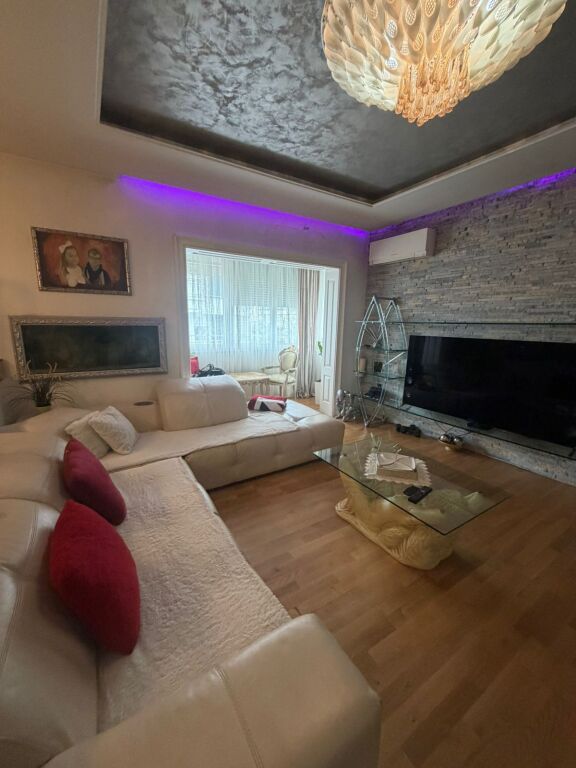 Vendita | Apartament 3 + 1 | Komuna e Parisit | 300000 €