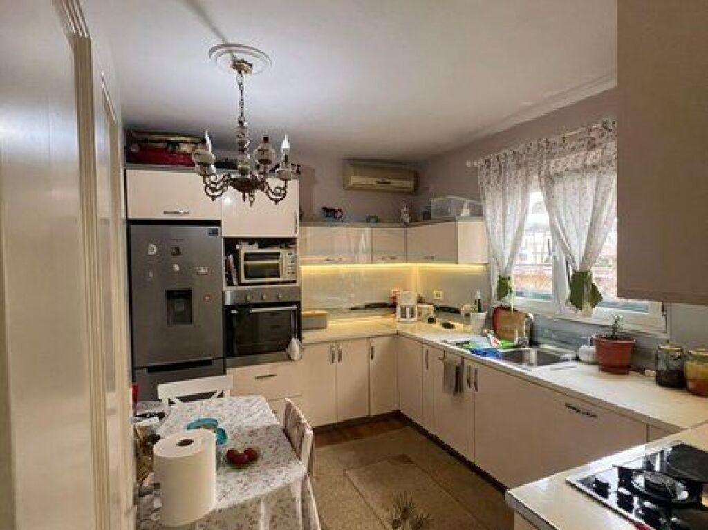In vendita, Appartamento 2+1 + Cabina armadio, Via Kavaja, Tirana