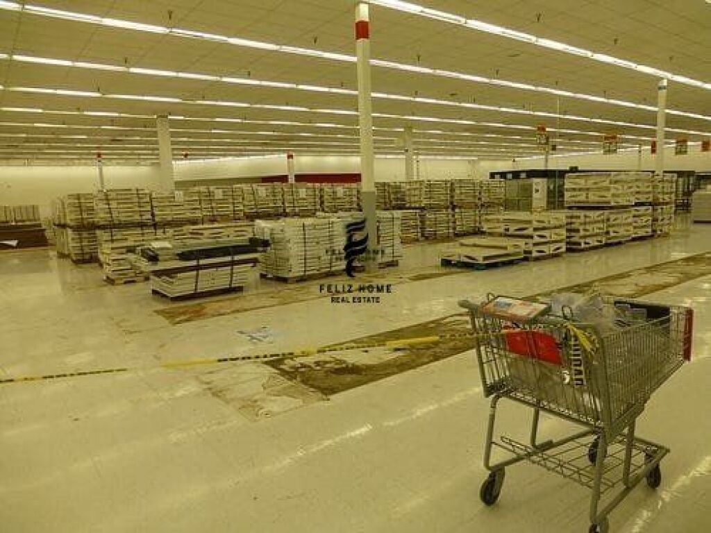 NEGOZIO IN AFFITTO 500 M2 KODRA E DIELLIT 320.000 LEKE FH-70355