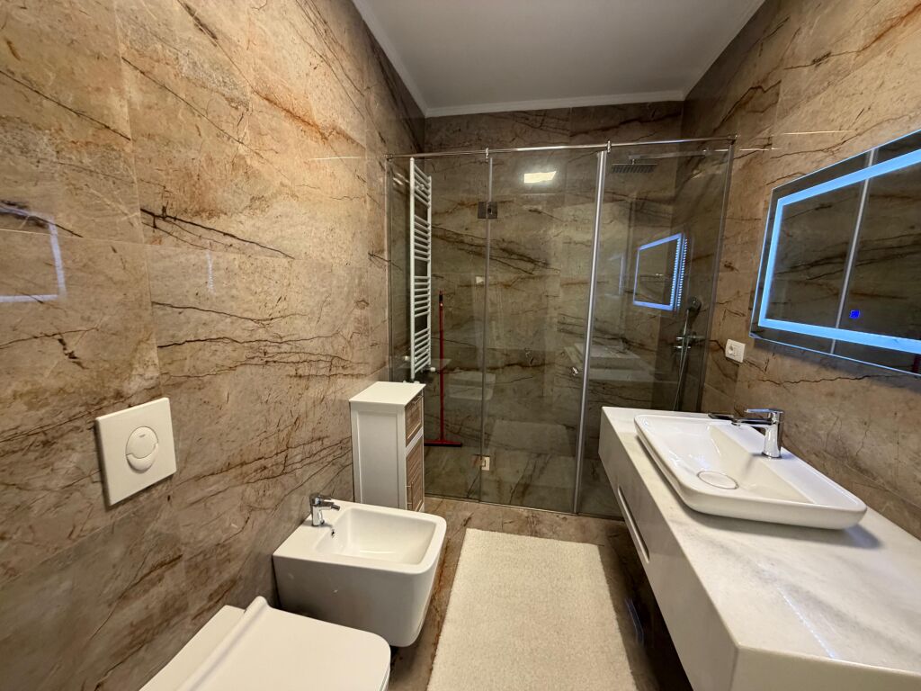 Villa in Affitto al Lago di Farkes