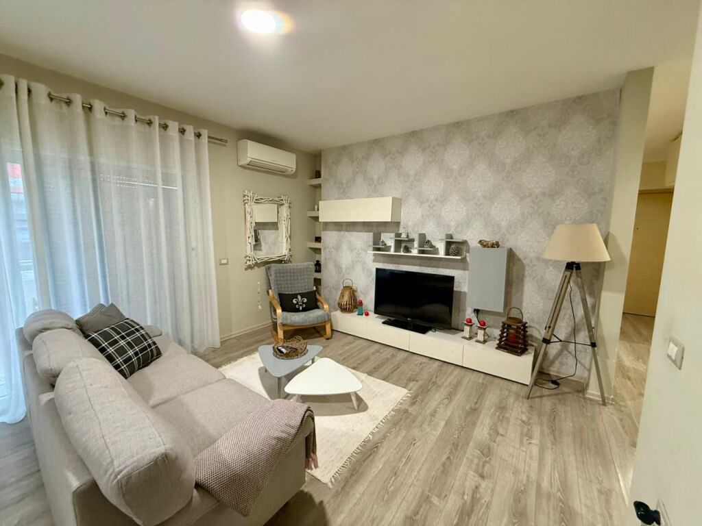 📣 AFFITTO Appartamento 2+1 Con Balcone 📍 Kodra e Diellit ✨💶 Prezzo 70.000 Leke/Mese