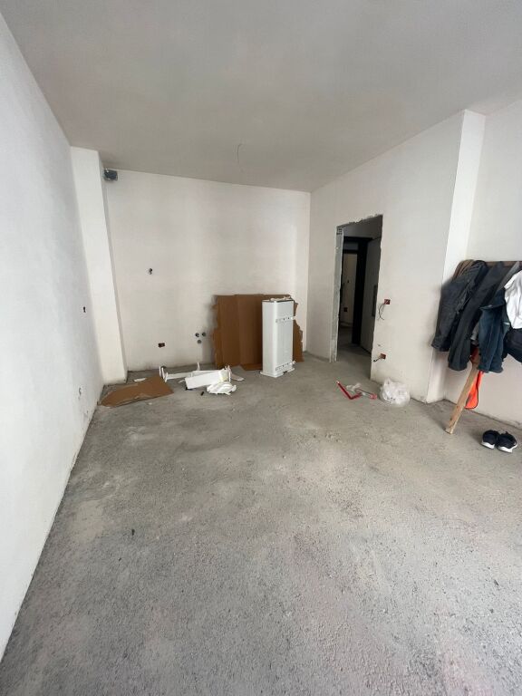 Shitet, Apartament 1+1, Sauk, Tiranë.