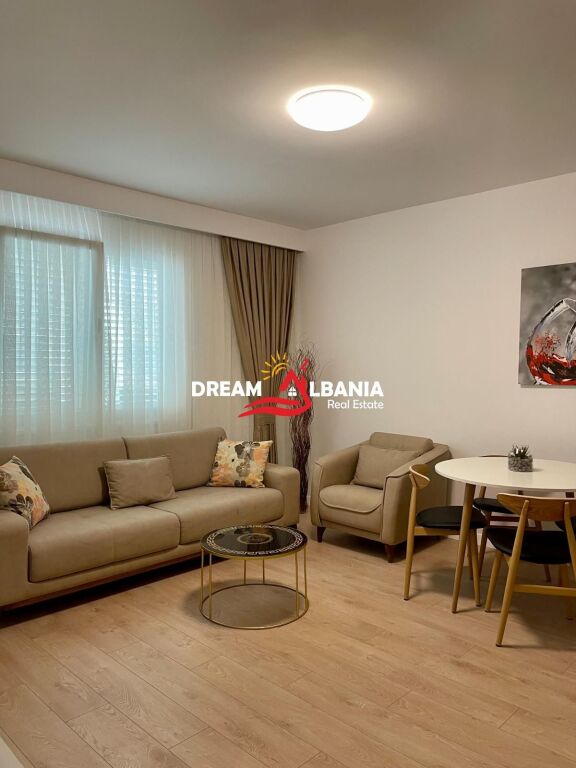 Appartamento 2+1 in affitto in Via Kavajës, vicino alla Chiesa Cattolica (ID 42215526)