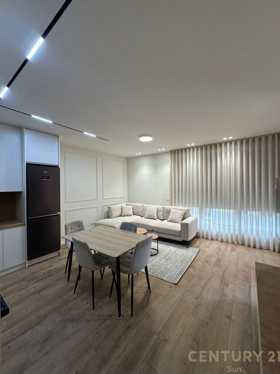 JAPIM ME QIRA APARTAMENT 1+1 I PERSHTATSHEM PER ZYRE.