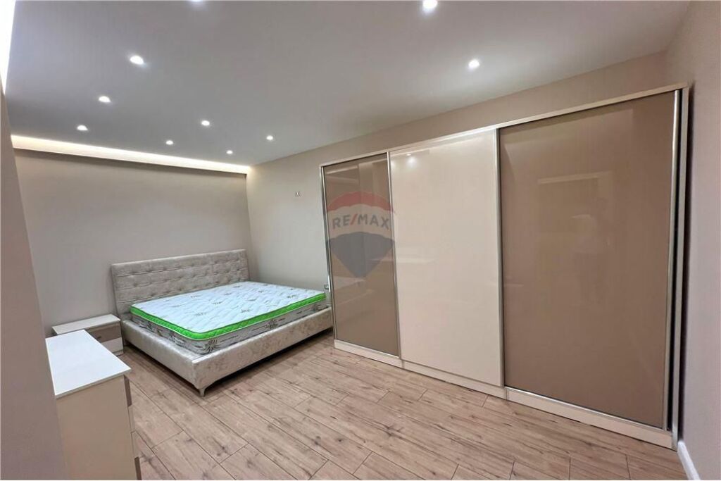 Apartament 1+1 me qera , rruga Dhimiter Konomi