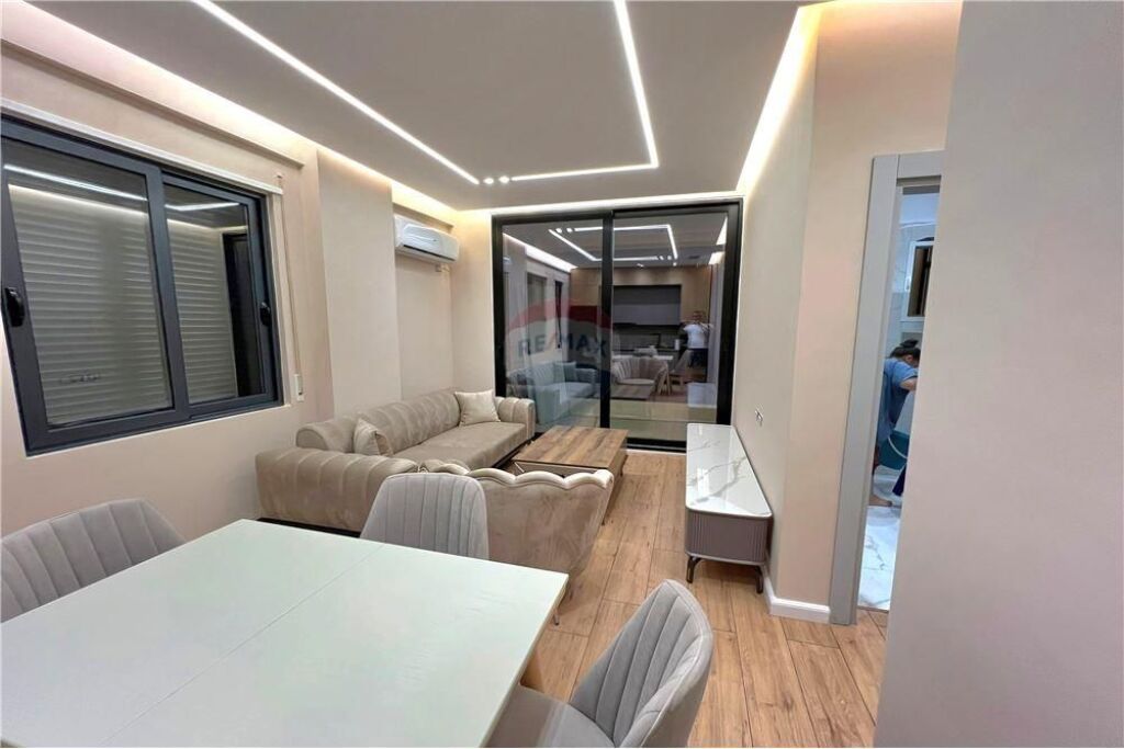 Apartament 1+1 me qera , rruga Dhimiter Konomi