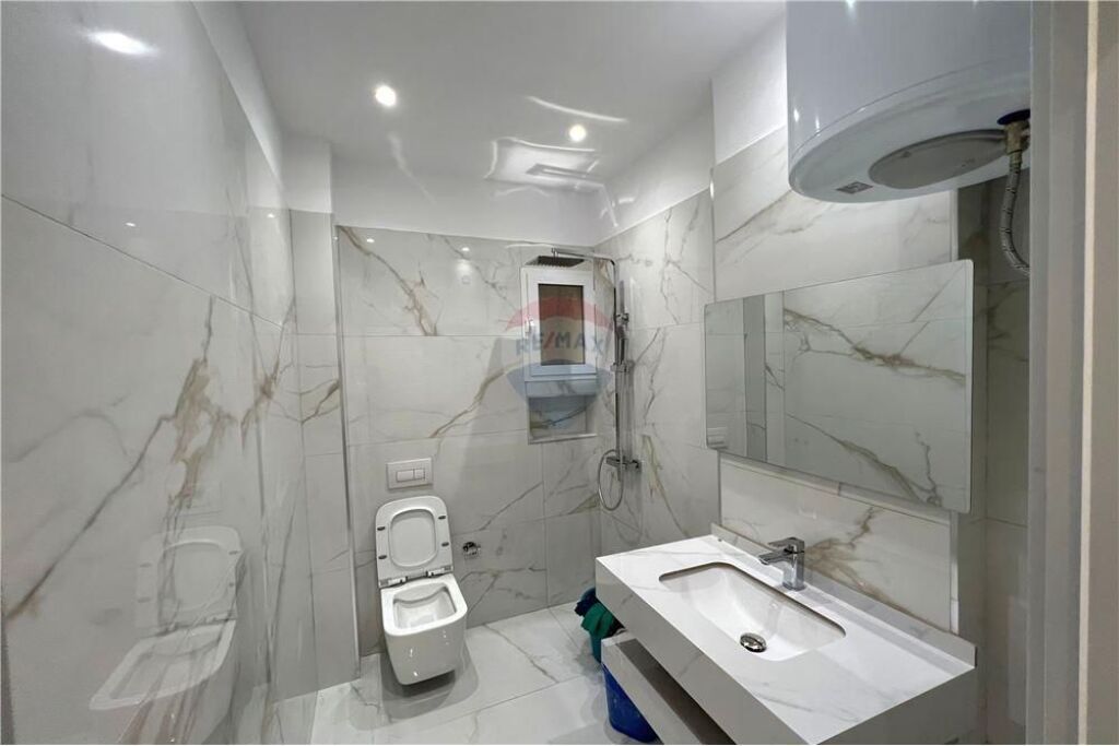 Apartament 1+1 me qera , rruga Dhimiter Konomi