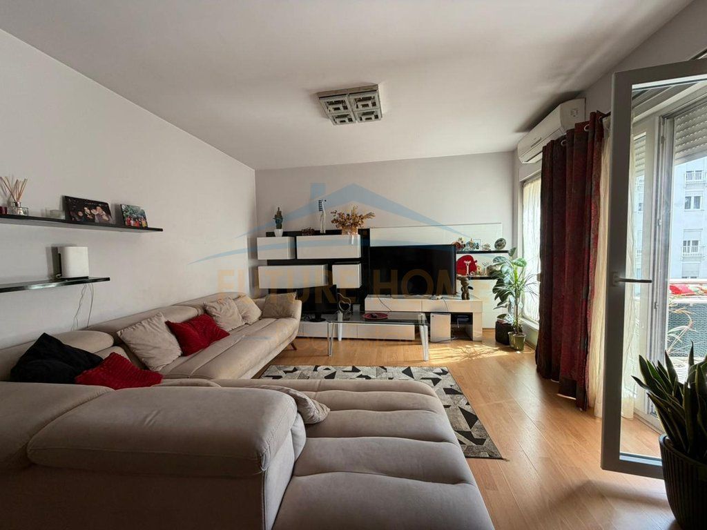 Shitet apartament 2+1+2+post parkimi Rruga Frosina Plaku perball Report tv