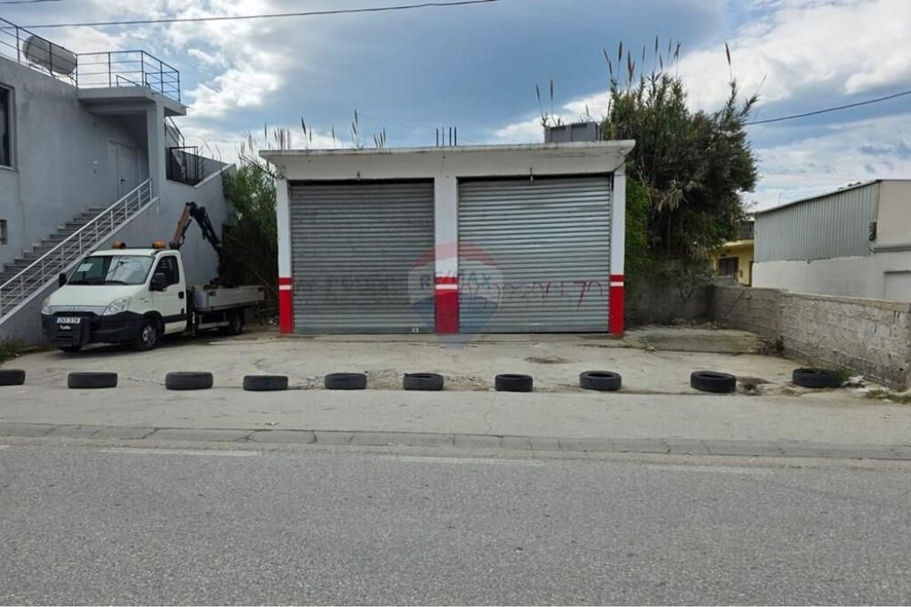 🚗 Lavaggio auto in affitto in una super posizione a Valona!