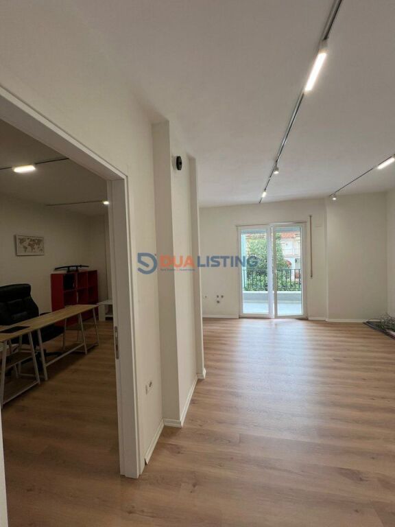 ✨ Premium Office Space for Rent – Pazar i Ri ✨