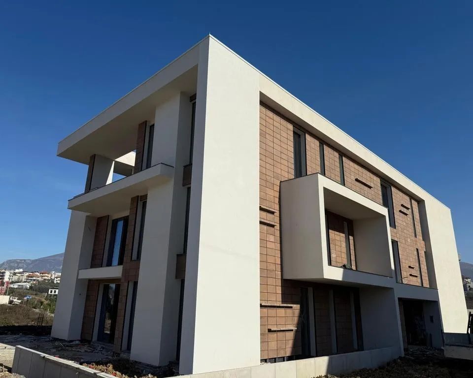 🏡 SHITET APARTAMENT 3+1+2 + GARDEROBË – TULIPAN RESIDENCE