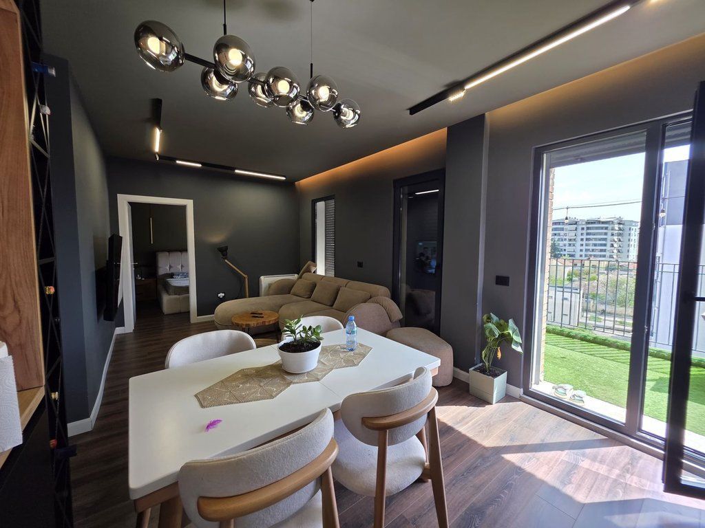 Penthouse 2+1 per qira, tek Ish tregu elektrik