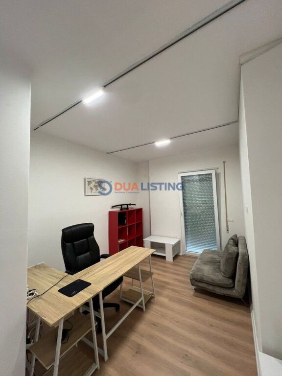 ✨ Premium Office Space for Rent – Pazar i Ri ✨