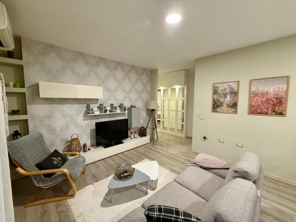 📣 AFFITTO Appartamento 2+1 Con Balcone 📍 Kodra e Diellit ✨💶 Prezzo 70.000 Leke/Mese