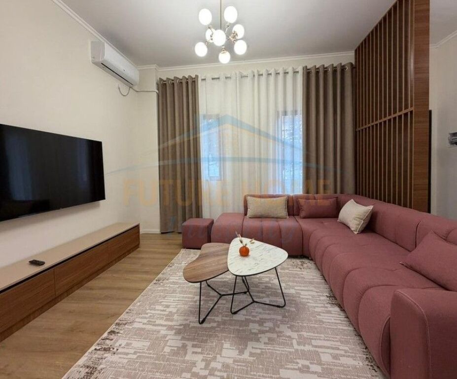 Shitet, Apartament 2+1+2, Fresku, Tiranë.