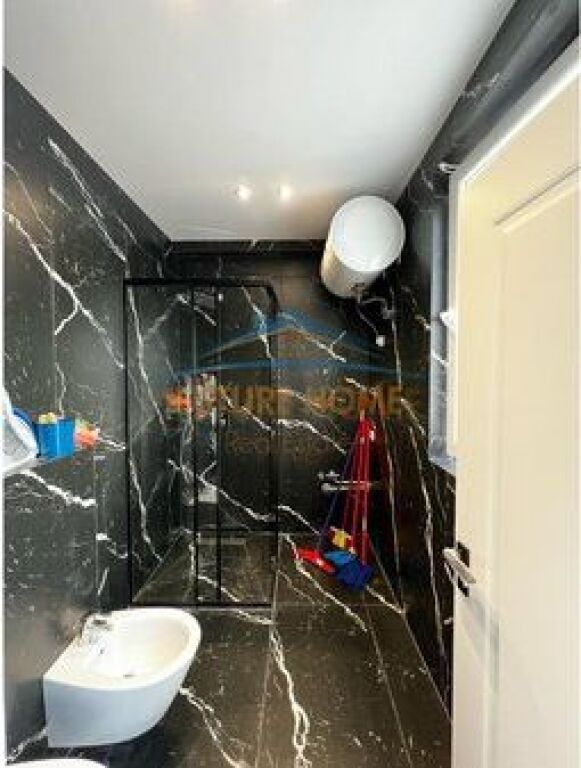 For sale, Apartment 2+1+2 parking spaces, Sauk, near Xibrakes Restaurant, Tirana.