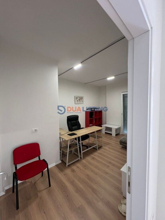 ✨ Premium Office Space for Rent – Pazar i Ri ✨