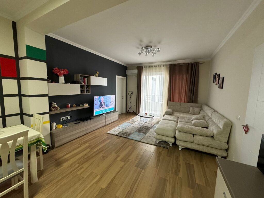 📣 QERA Apartament 2+1 📍 Kinostudio, Prane Komisariatit ✨  💶 Cmimi 700 Euro